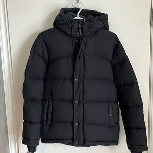 Aritzia TNA Superpuff xs black jacket like new